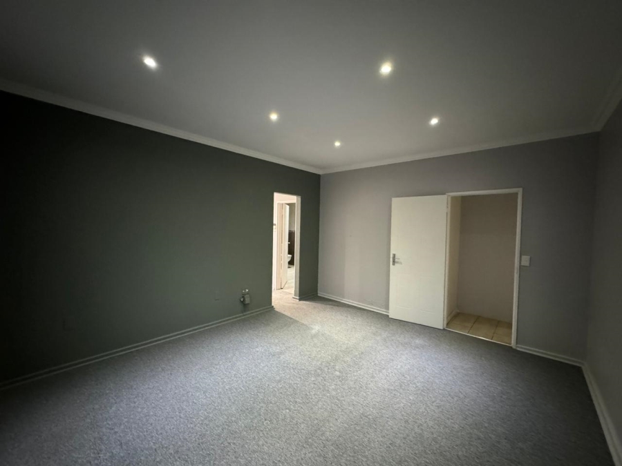 4 Bedroom Property for Sale in Pentagon Park Free State